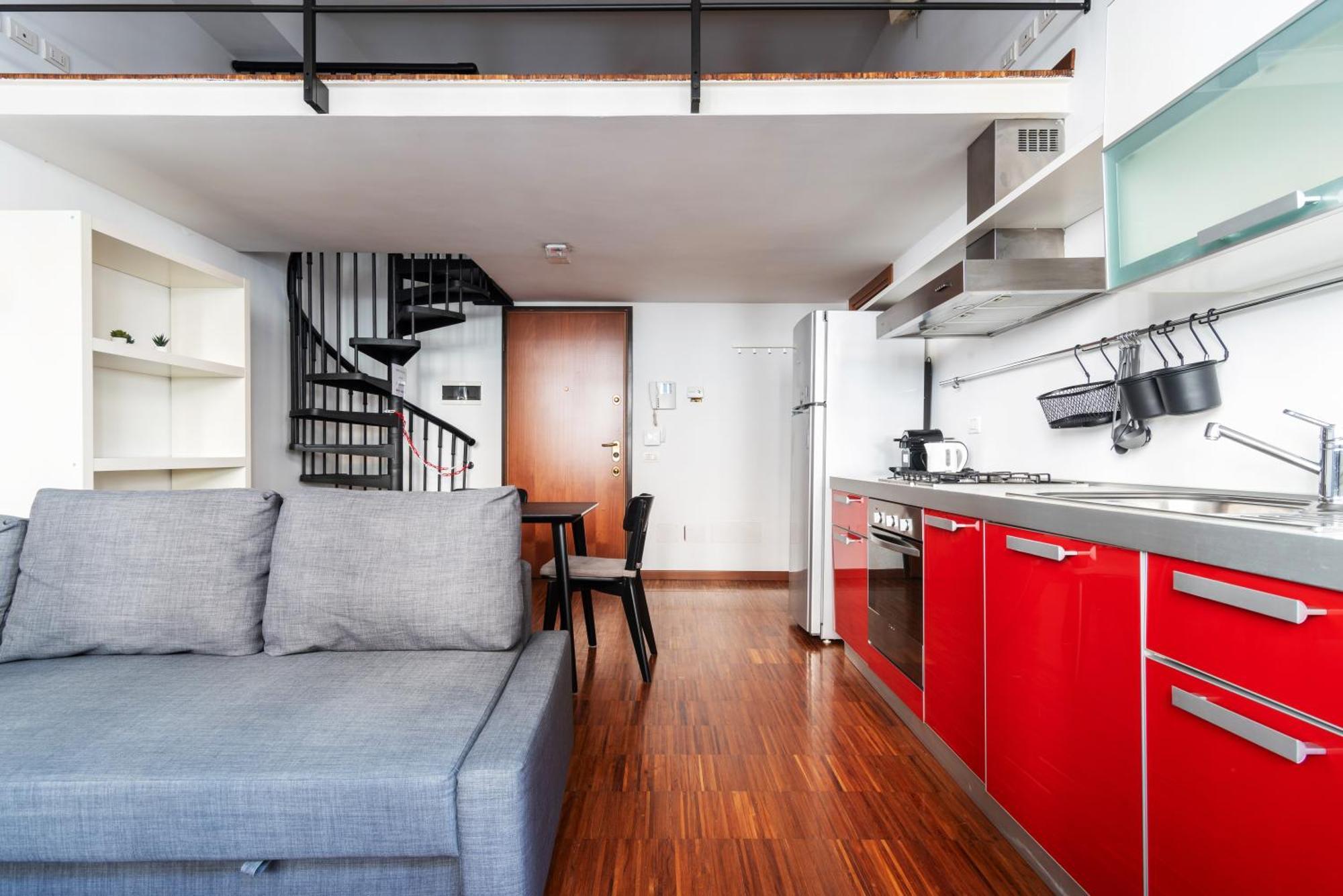 Modernita A Milano: Bilocale Con Balcone *