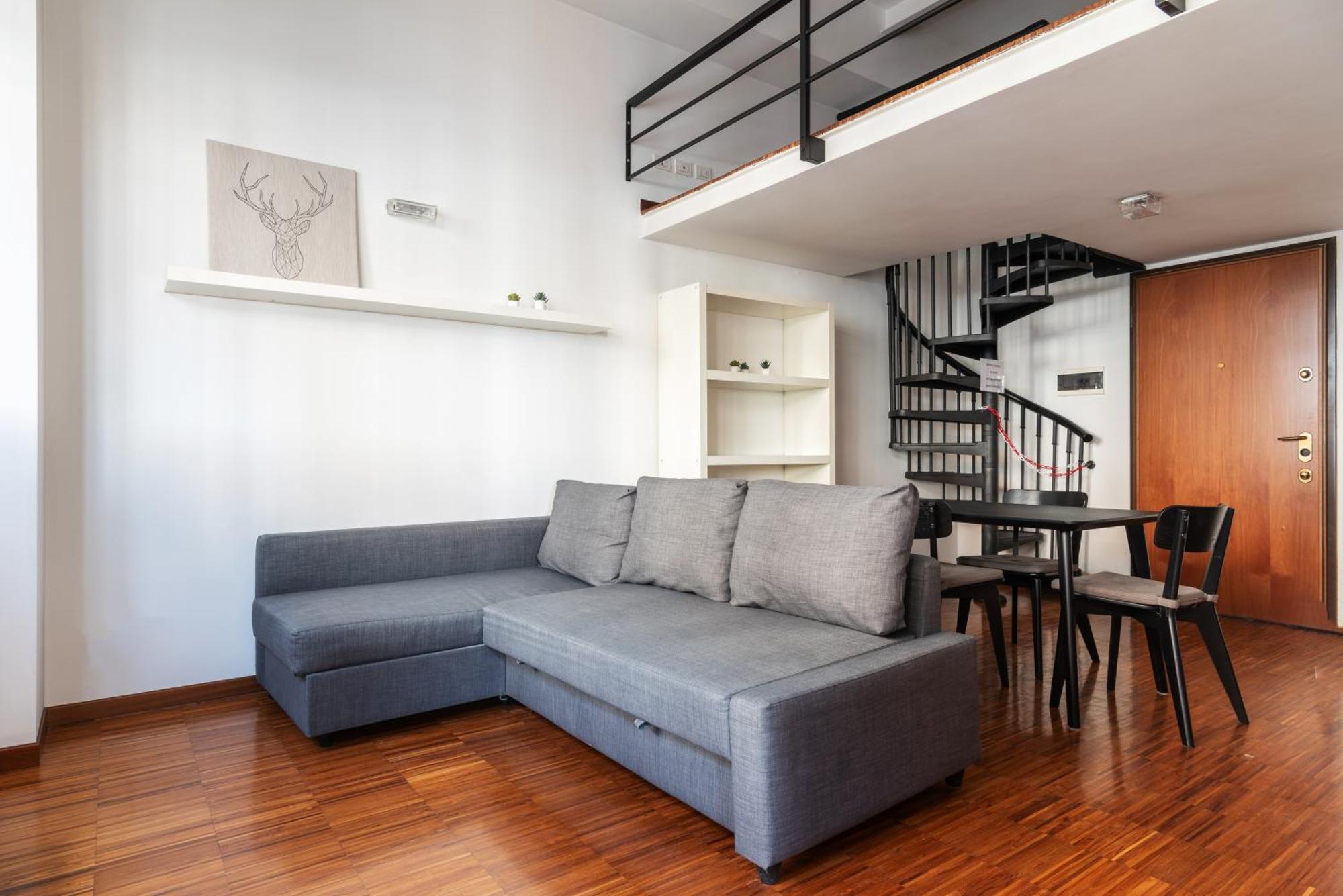 Modernita A Milano: Bilocale Con Balcone Appartement Milan