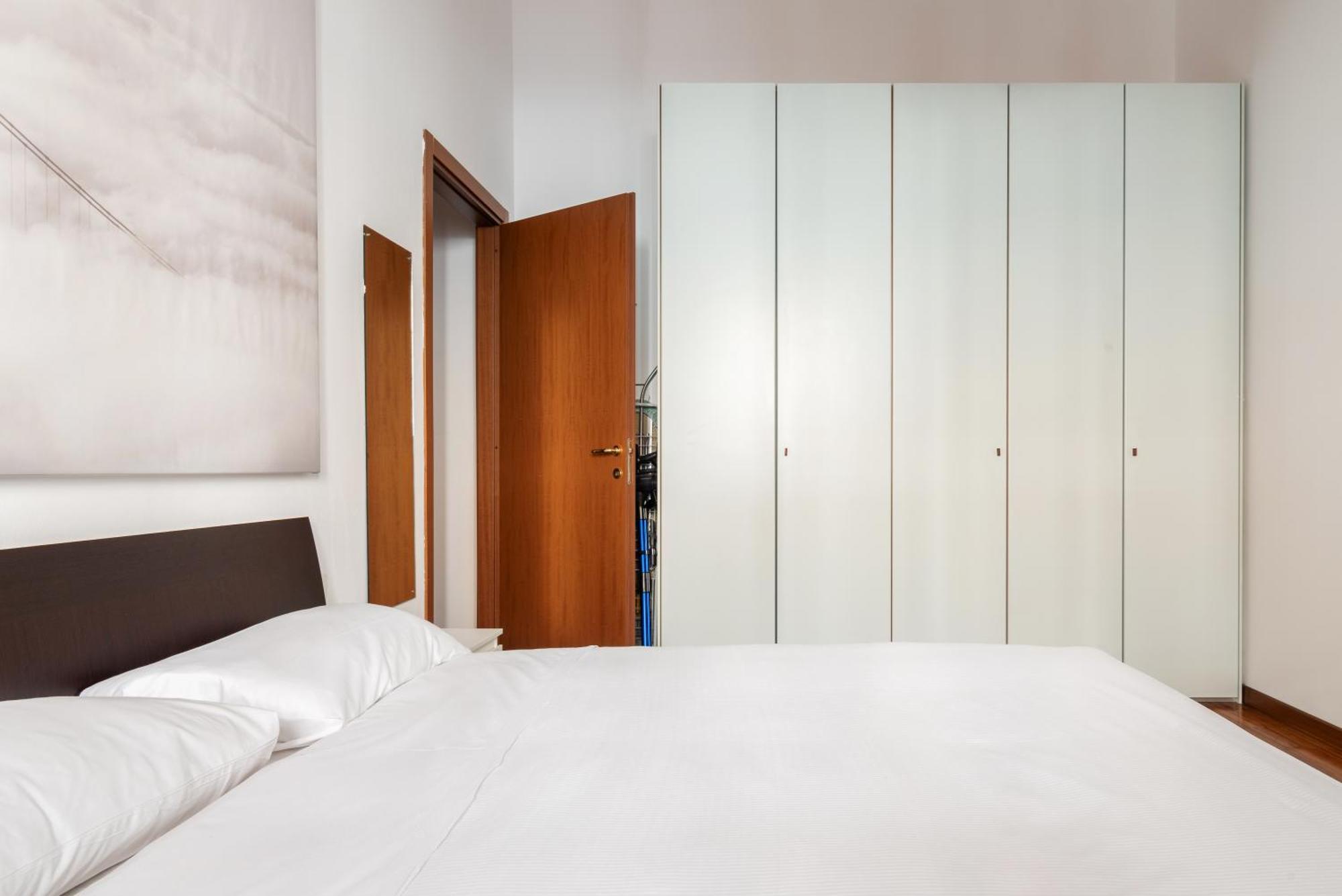 Modernita A Milano: Bilocale Con Balcone Appartement *