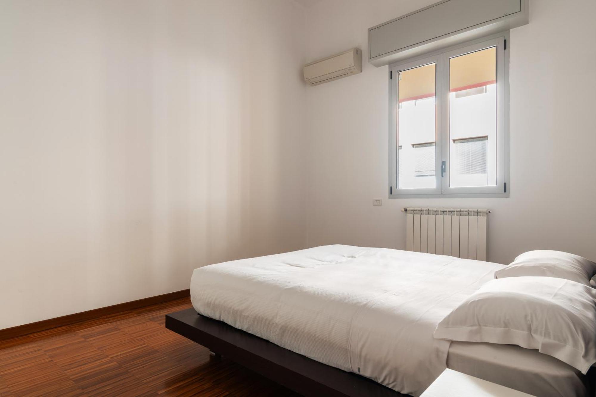 Modernita A Milano: Bilocale Con Balcone *